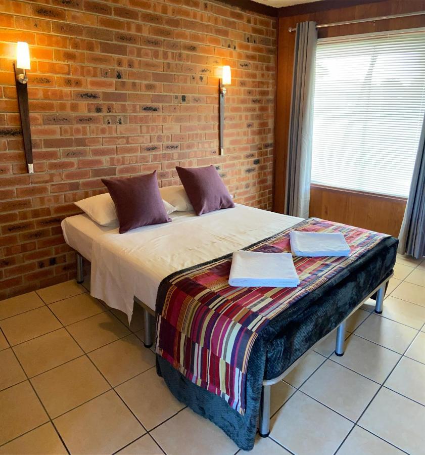 Proserpine Motor Lodge Екстер'єр фото