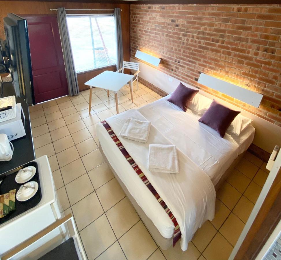 Proserpine Motor Lodge Екстер'єр фото
