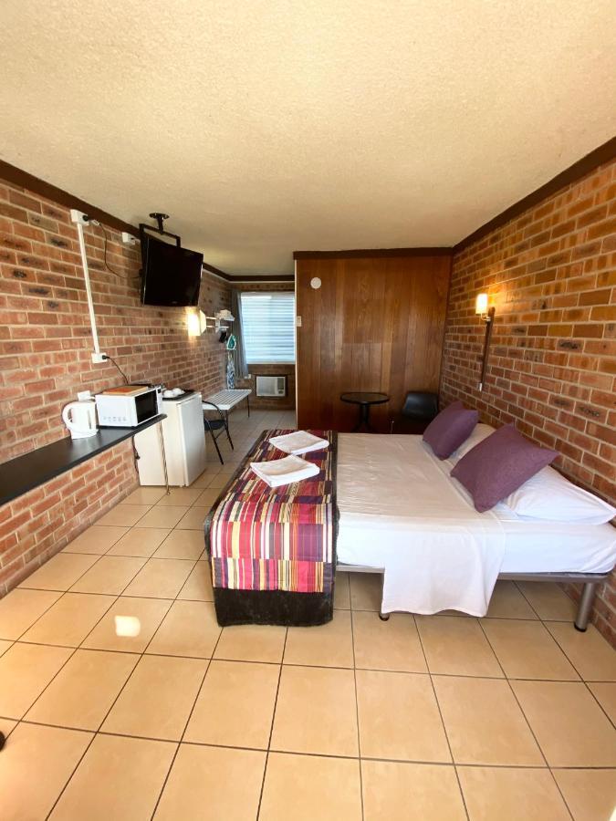 Proserpine Motor Lodge Екстер'єр фото