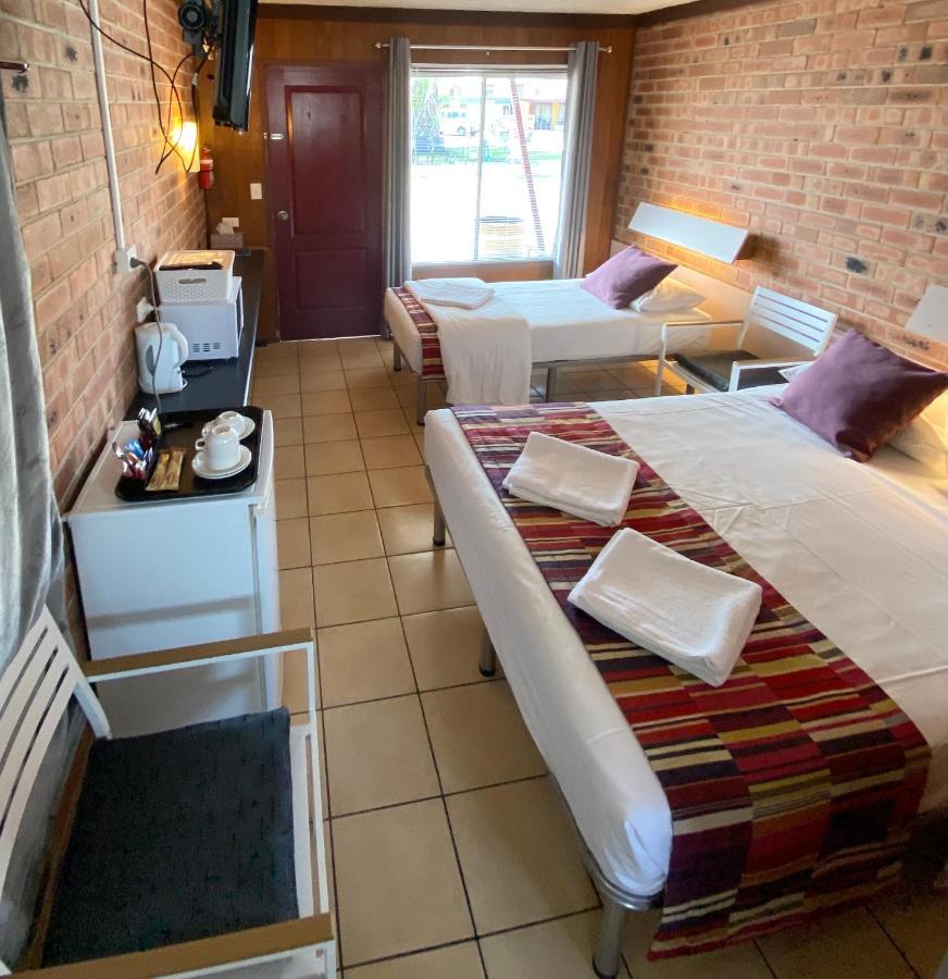 Proserpine Motor Lodge Екстер'єр фото