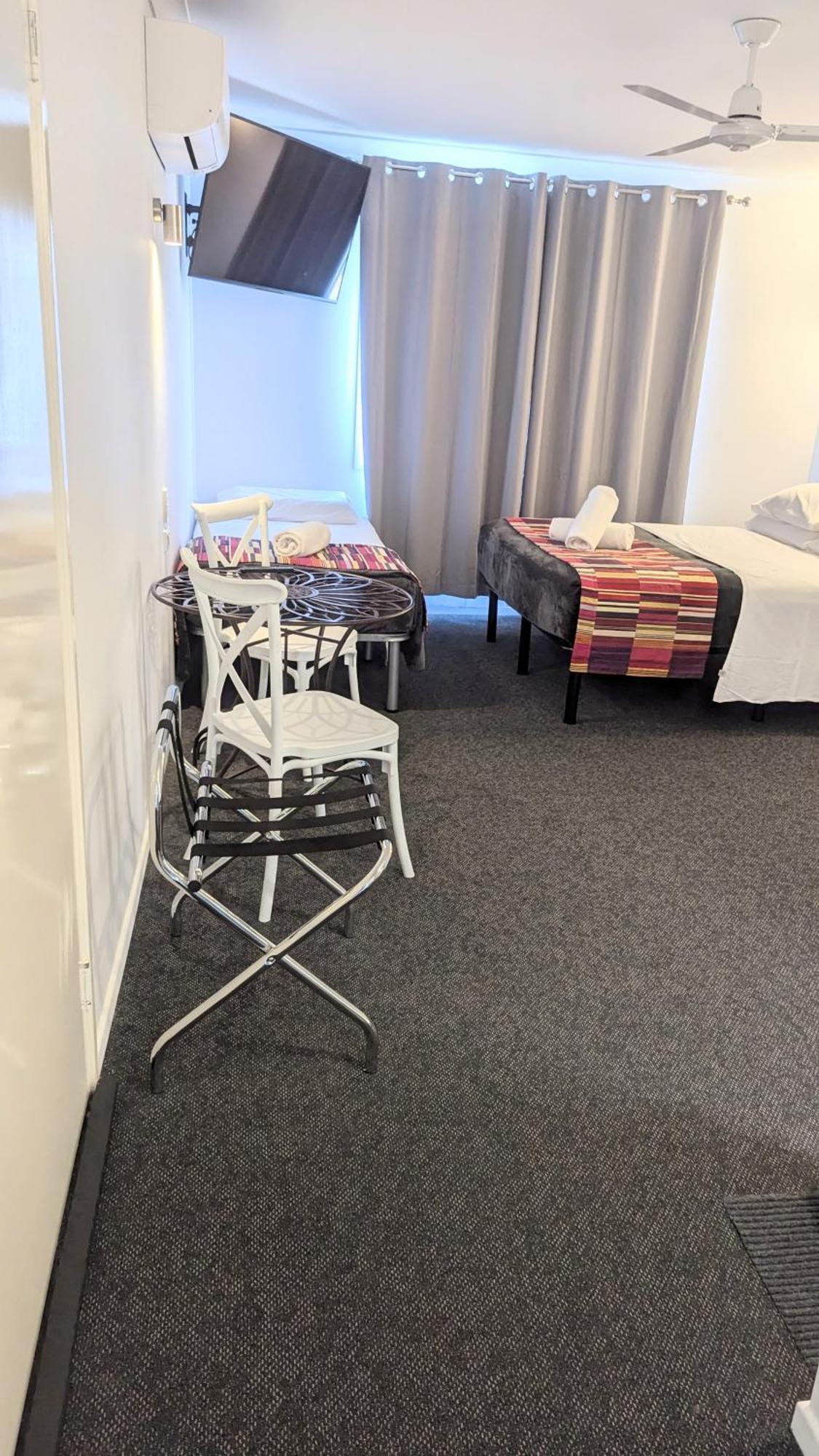 Proserpine Motor Lodge Екстер'єр фото