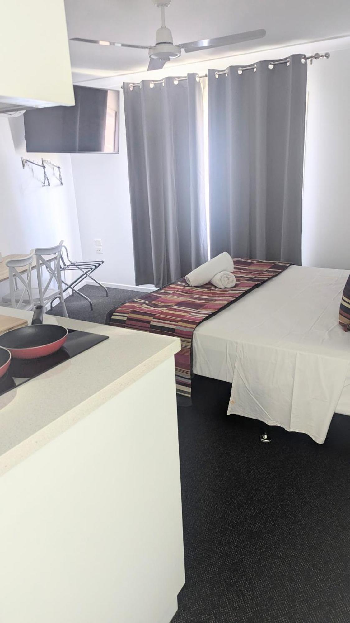 Proserpine Motor Lodge Екстер'єр фото