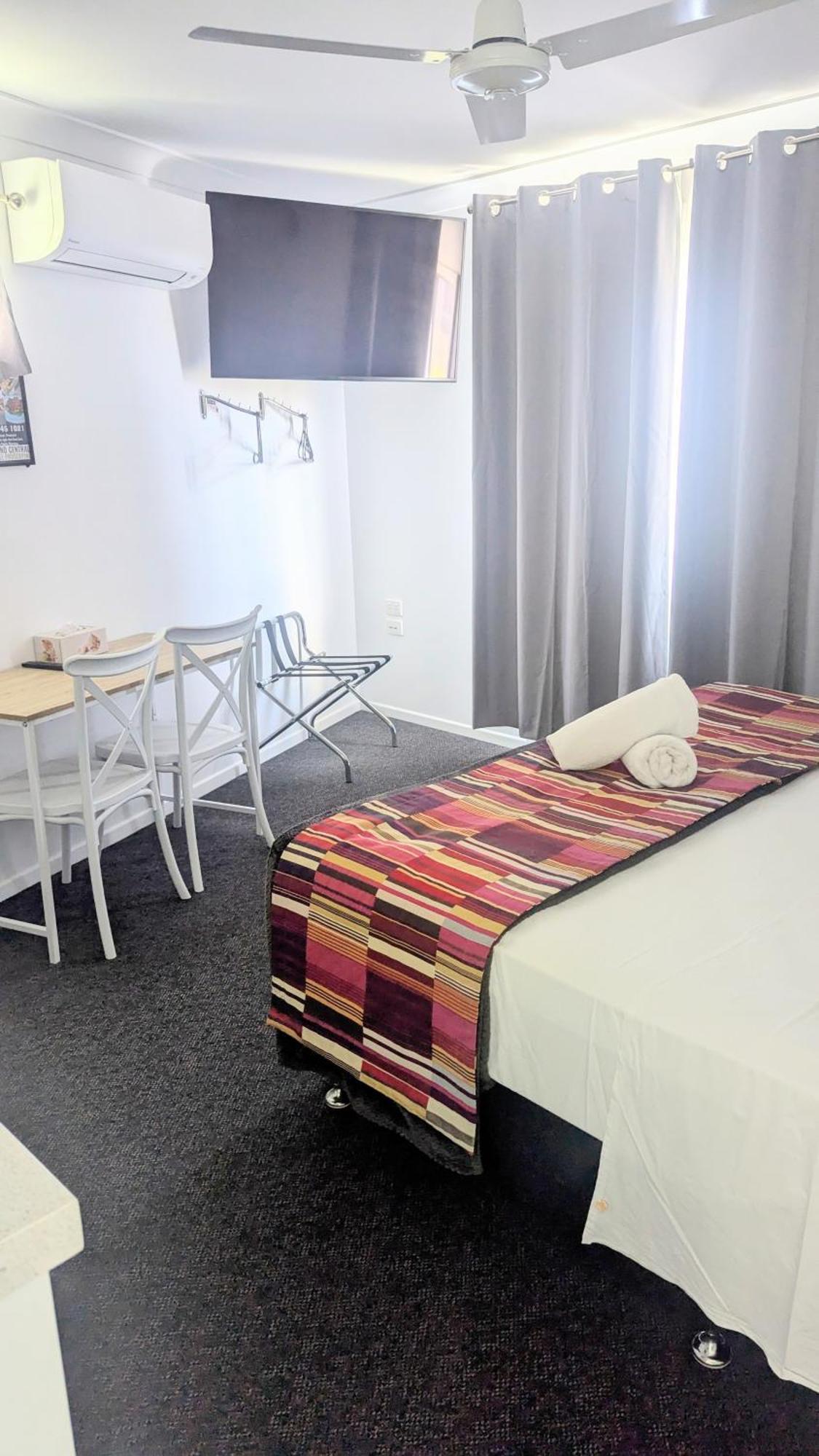 Proserpine Motor Lodge Екстер'єр фото