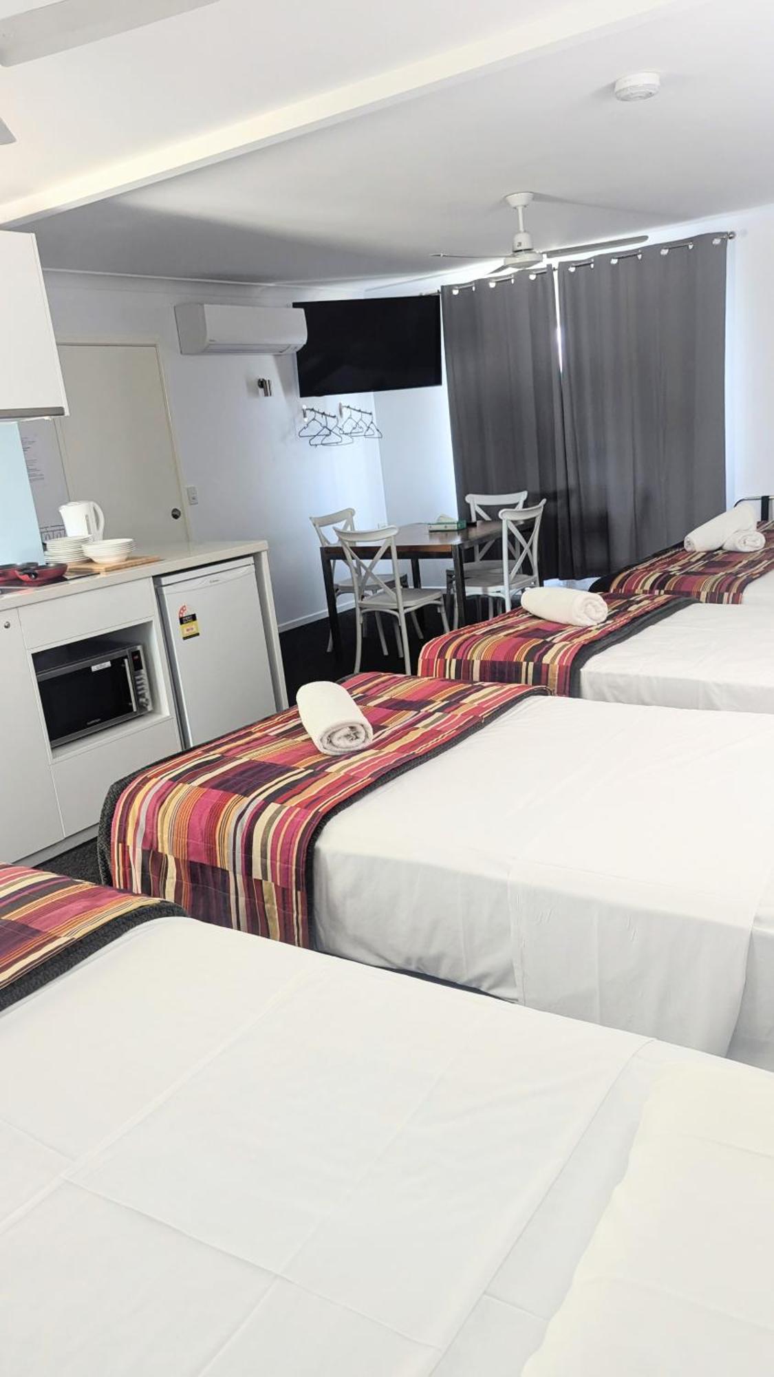 Proserpine Motor Lodge Екстер'єр фото